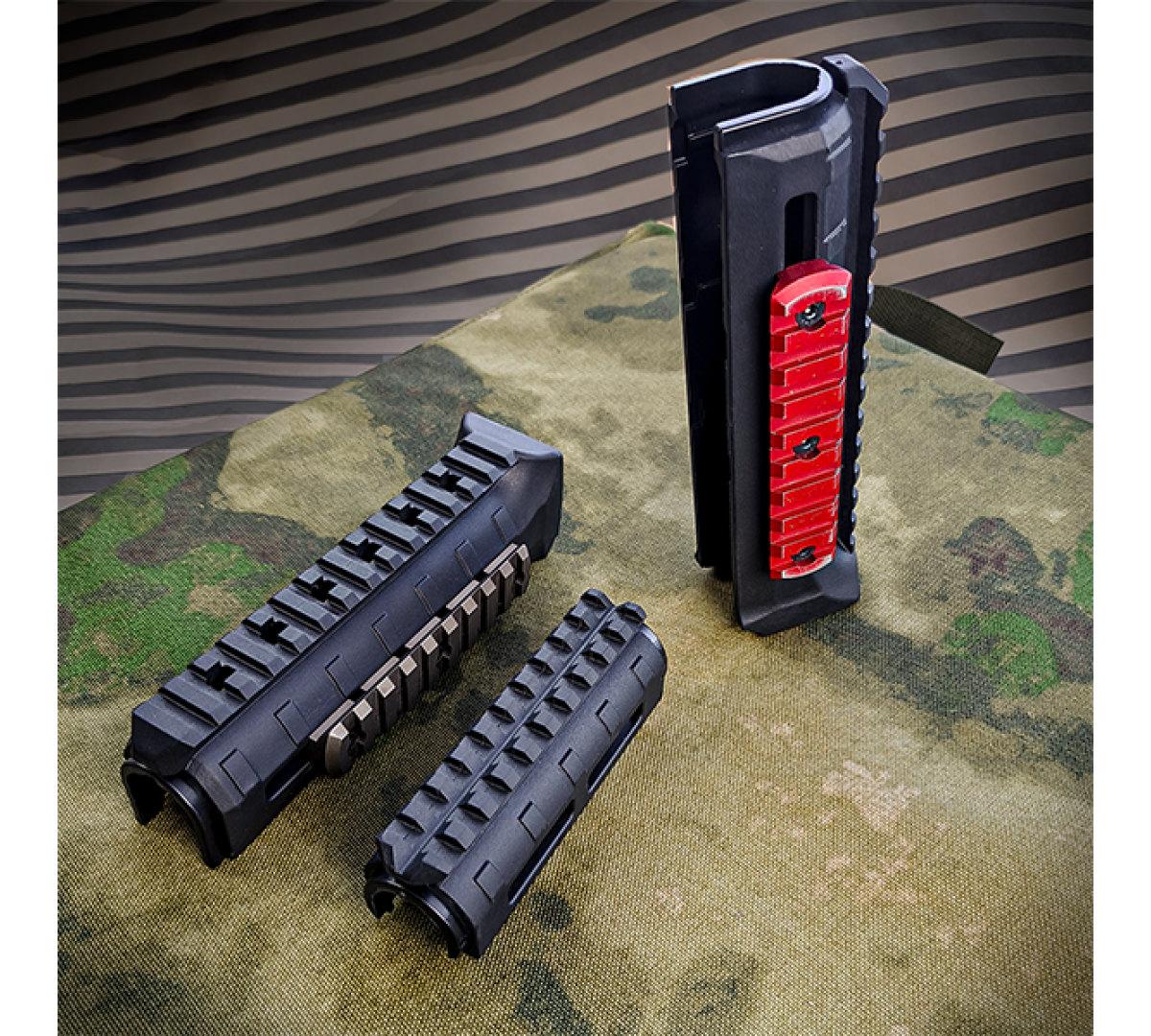 Цевье АК с планками Пикатинни и слотами M-LOK